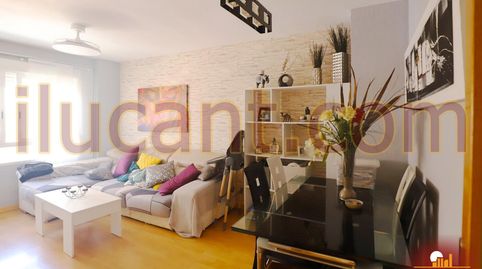 Foto 2 de Piso en venta en Carolinas Bajas, Alicante / Alacant