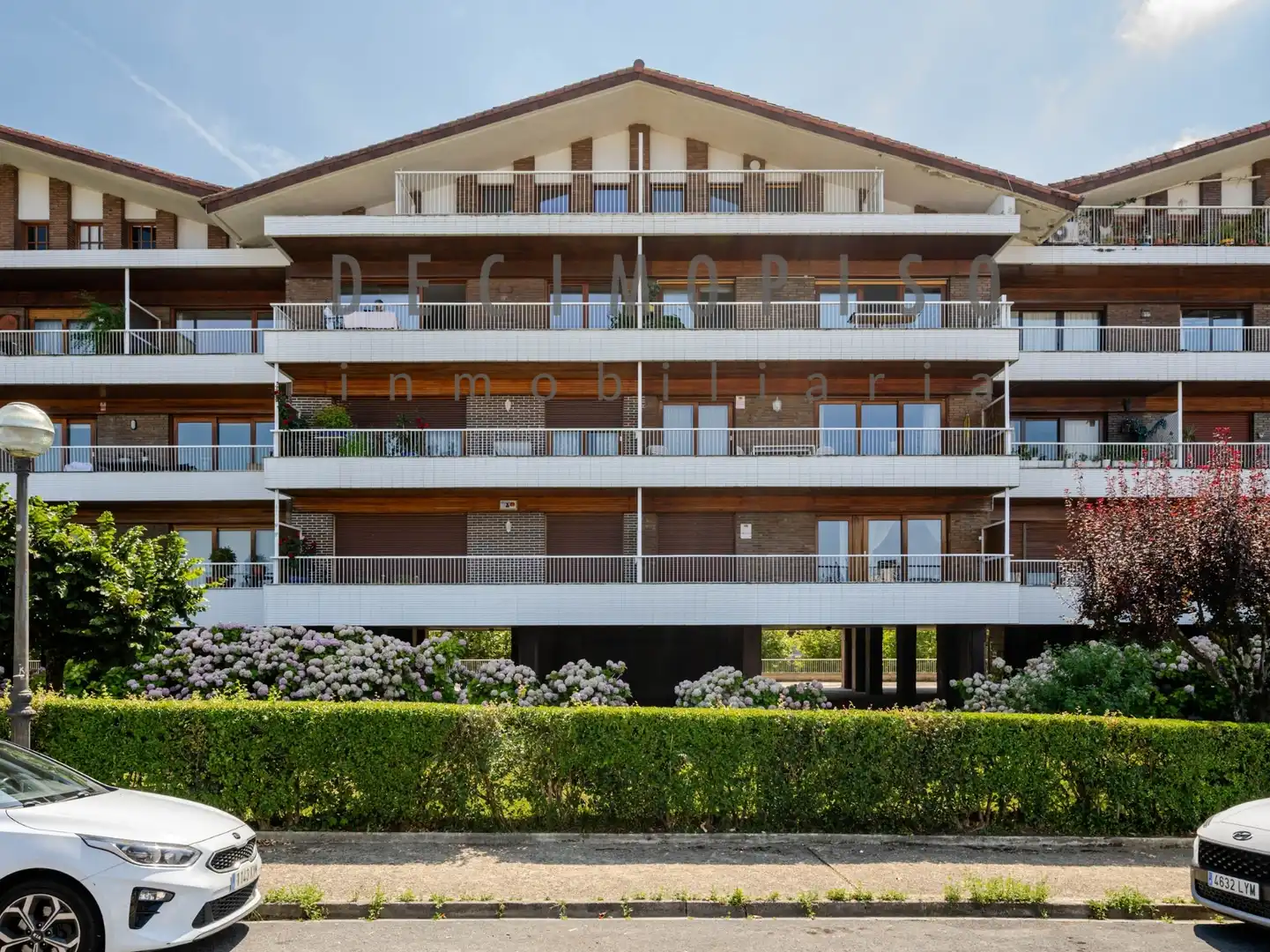 Vista exterior de Dúplex en venda en Donostia - San Sebastián  amb Calefacció, Terrassa i Traster