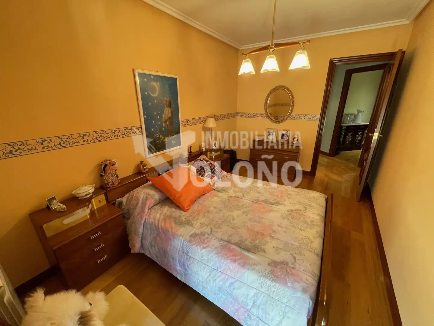 Habitación de Casa adosada en venta en San Asensio con Calefacción, Parquet y Trastero