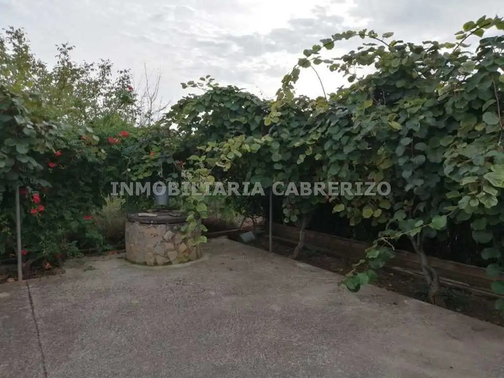 Jardín de Casa o chalet en venta en Alberite con Calefacción, Jardín privado y Parquet