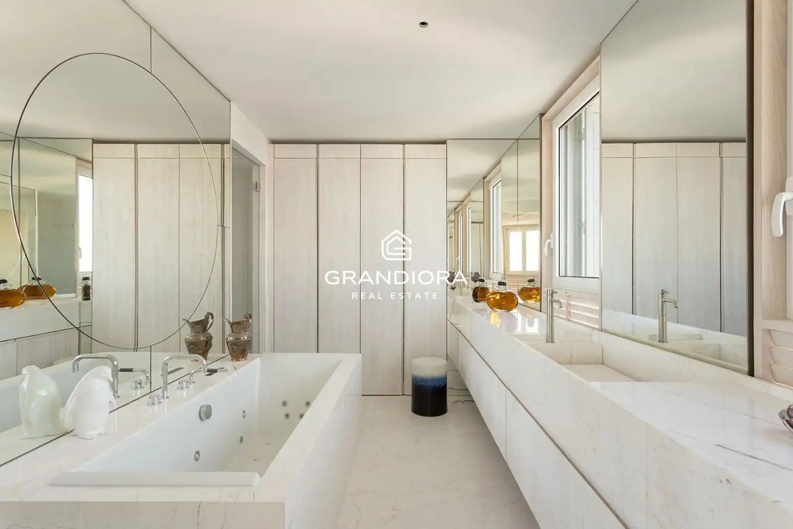 Baño de Ático en venta en Barcelona con Terraza, Amueblado y Alarma
