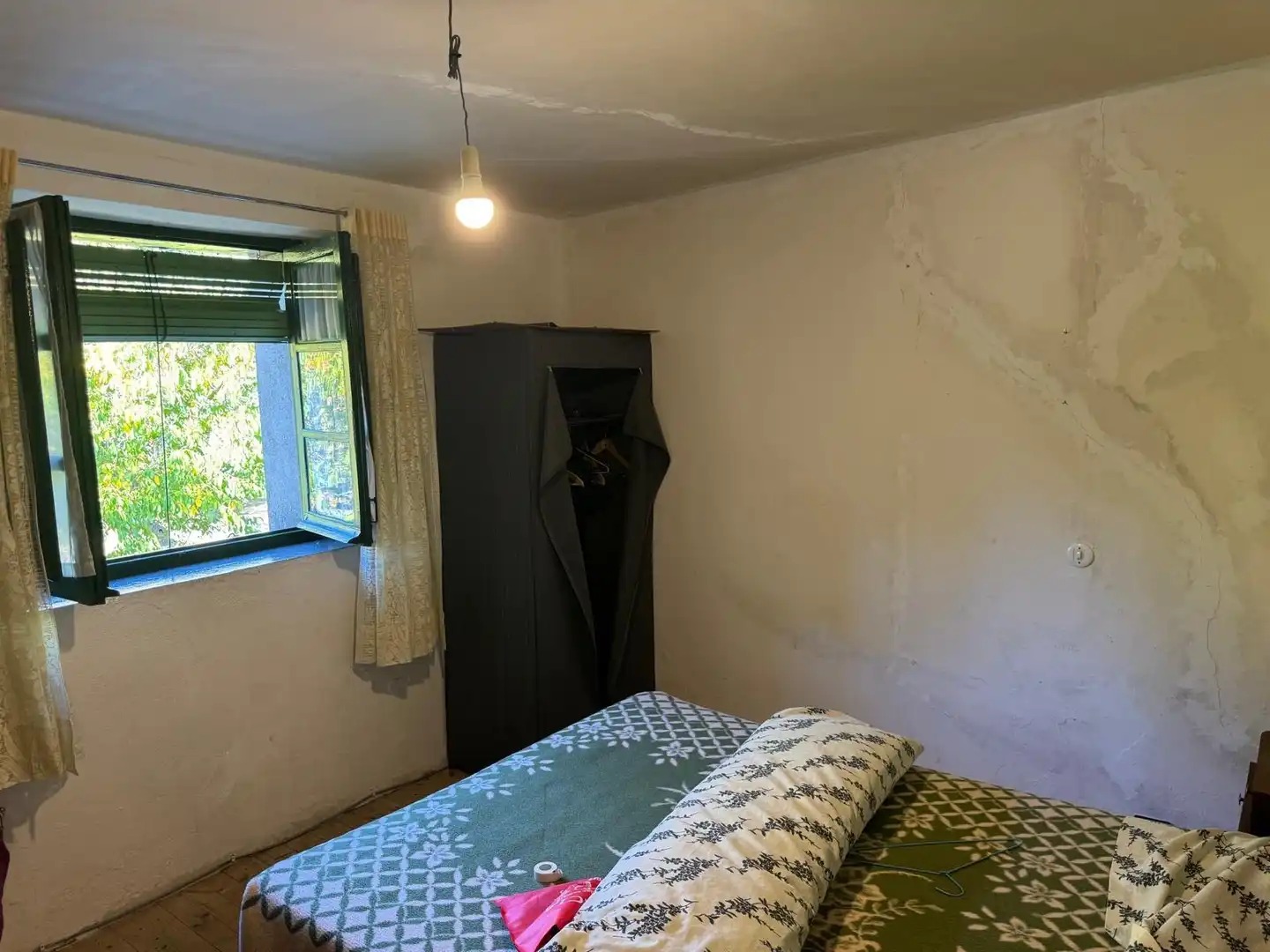 Habitación de Finca rústica en venta en Palacios de Sanabria con Jardín privado, Amueblado y Balcón