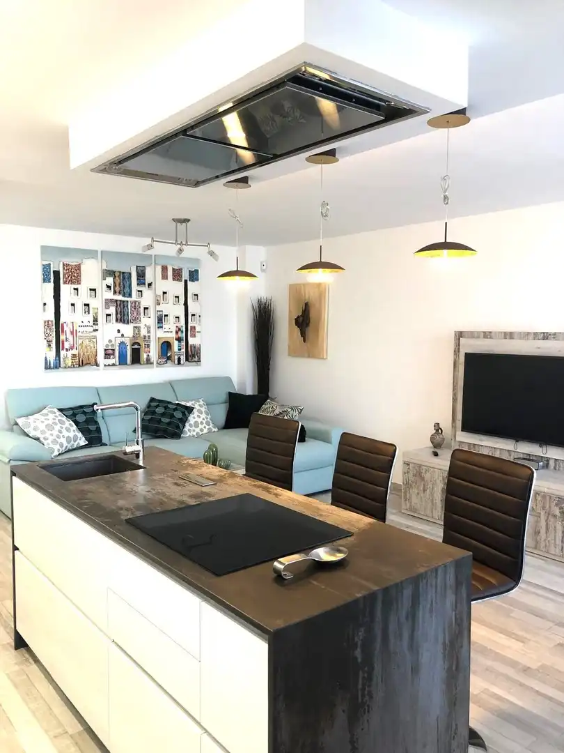 Sala d'estar de Apartament en venda en Marbella amb Aire condicionat, Terrassa i Piscina