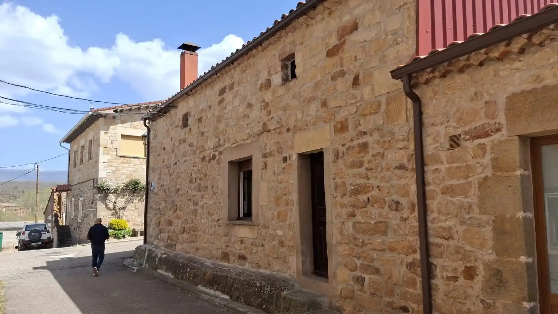 Vista exterior de Finca rústica en venda en Palacios de la Sierra amb Moblat, Rentadora i TV