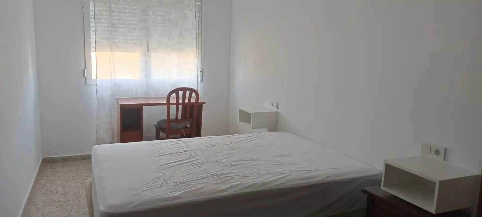 Bedroom of Flat for share in Granada  with Furnished, Oven and Washing machine
