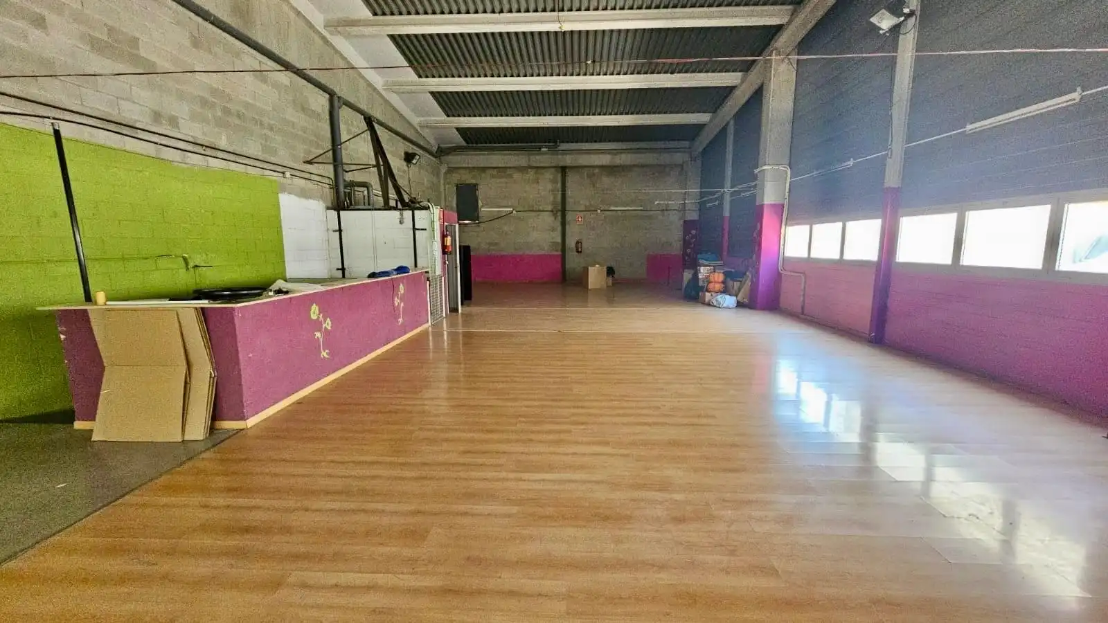 Nave industrial en venta en Montigalà - Sant Crist, imagen 2