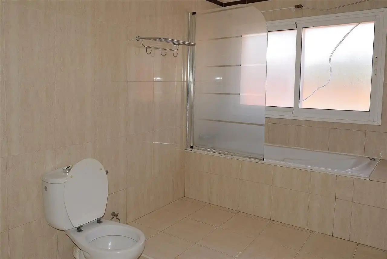 Baño de Casa adosada en venta en Algeciras con Terraza