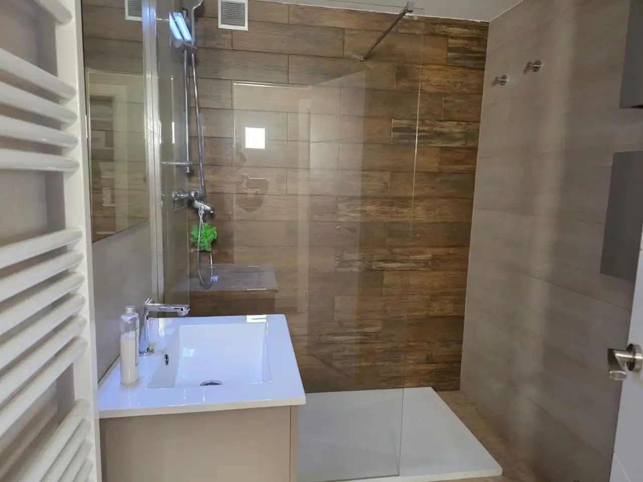 Bathroom of Flat for sale in Alfarràs  with Terrace and Furnished