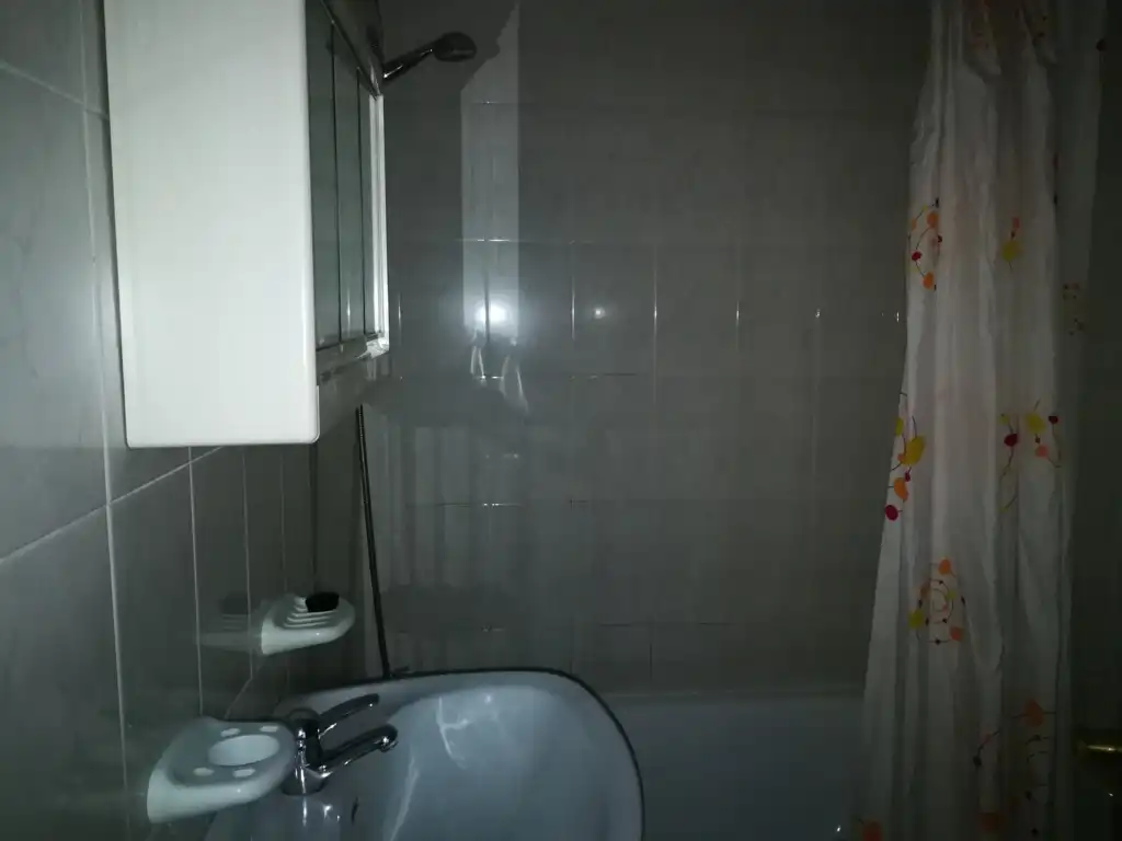 Baño de Piso en venta en Ames con Calefacción, Trastero y Amueblado
