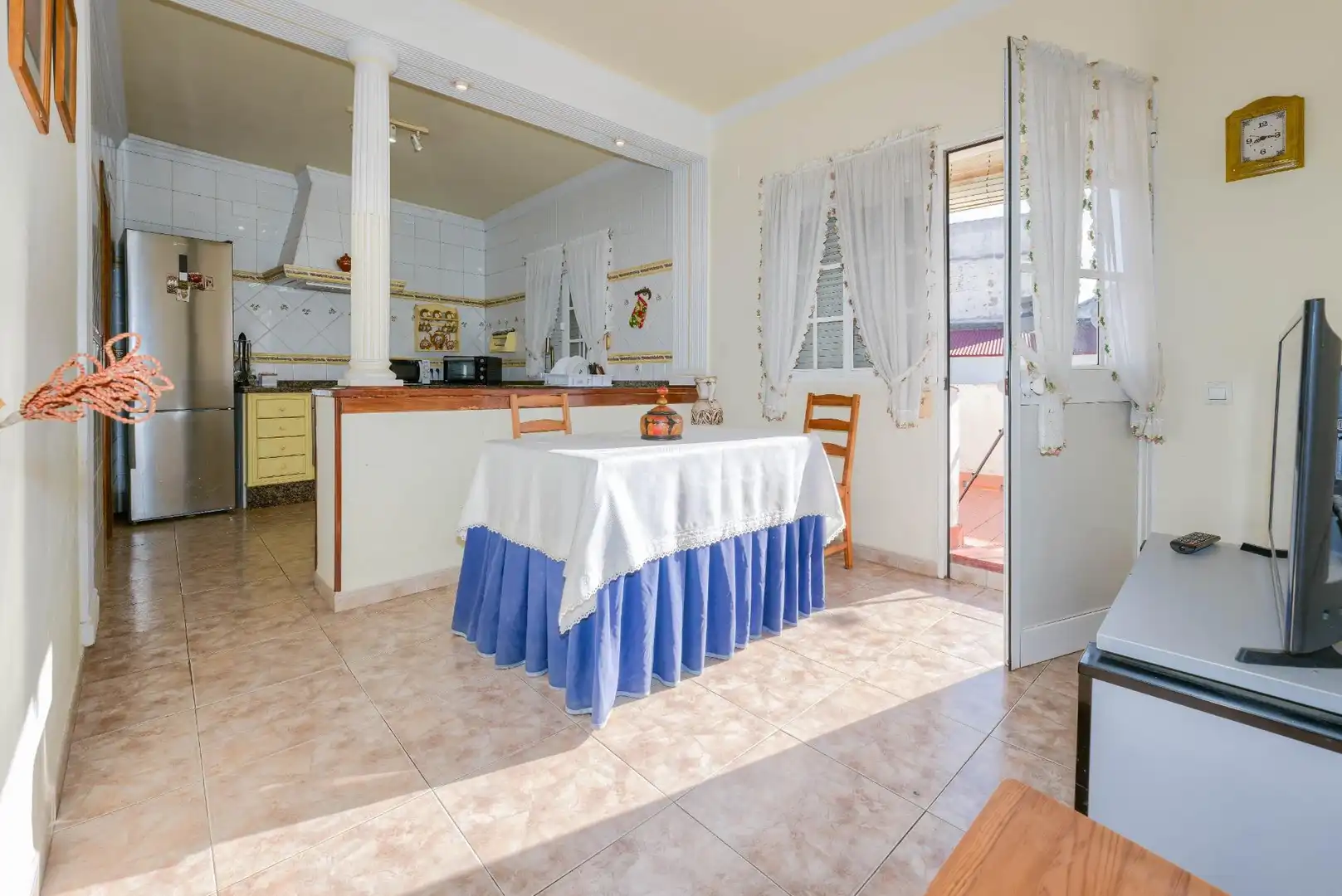 Cocina de Casa adosada en venta en La Palma del Condado con Aire acondicionado, Calefacción y Terraza