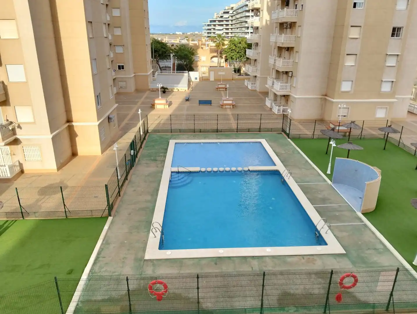 Swimming pool of Flat for sale in Pedanías Oeste