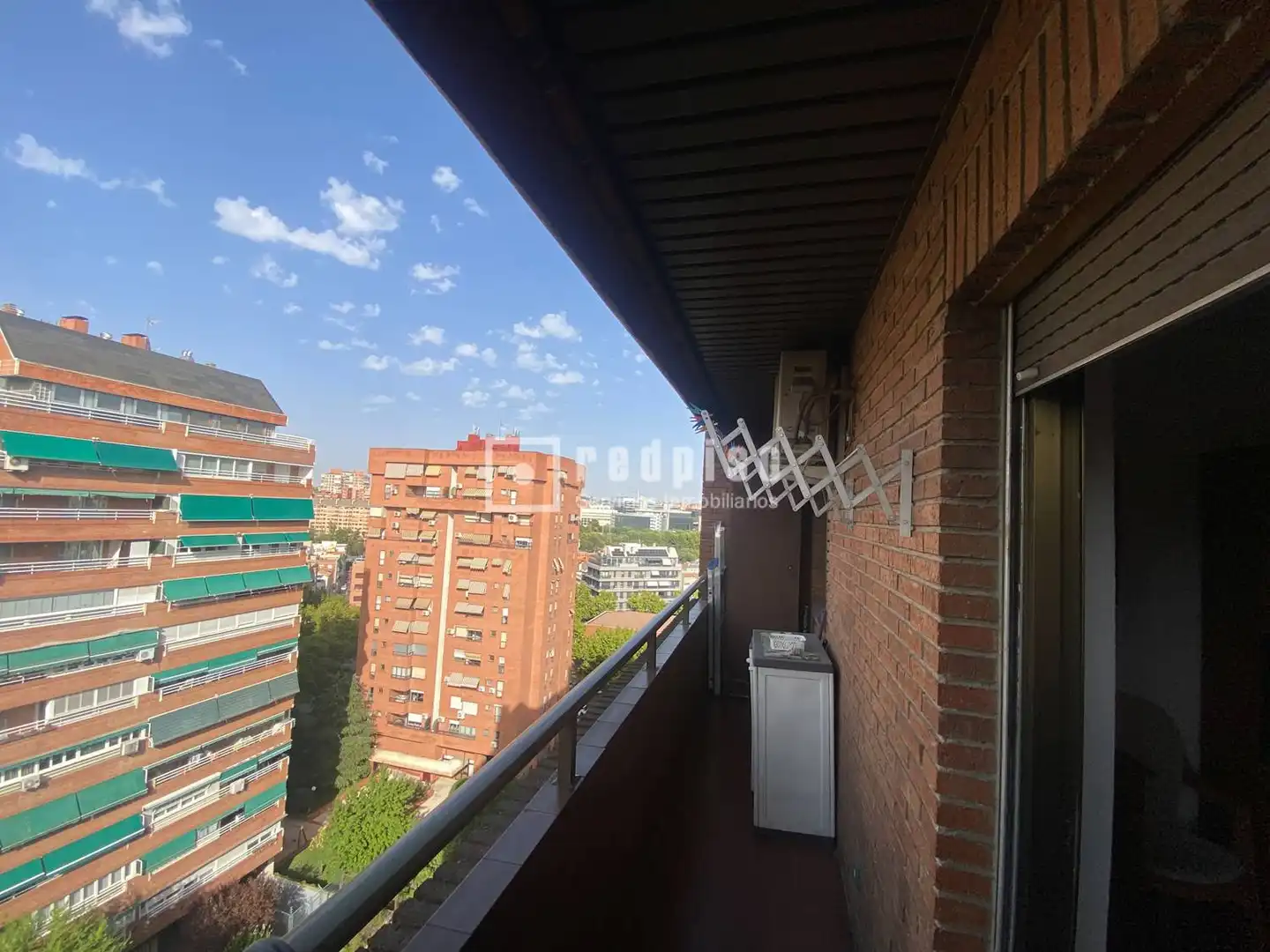 Außenansicht von Wohnung zur Miete in Madrid mit Klimaanlage, Privatgarten und Terrasse