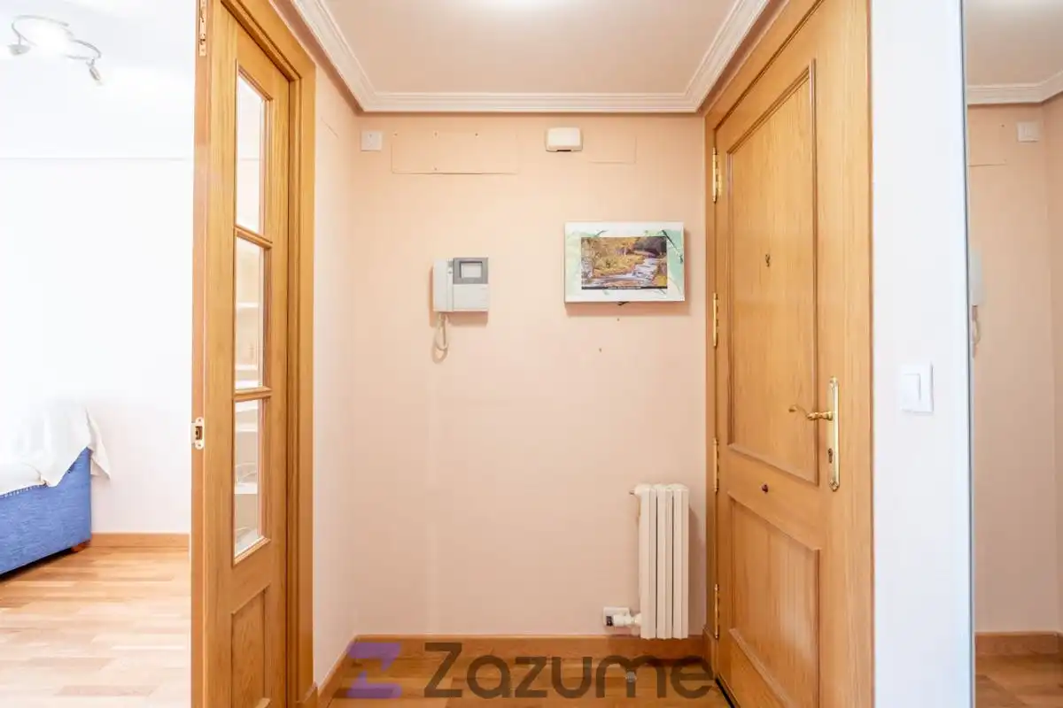 Wohnung zur Miete in Zaragoza mit Klimaanlage, Heizung und Parkett