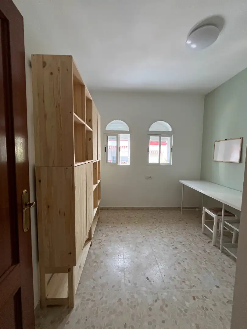 Habitación de Piso de alquiler en Salobreña con Aire acondicionado, Terraza y Amueblado