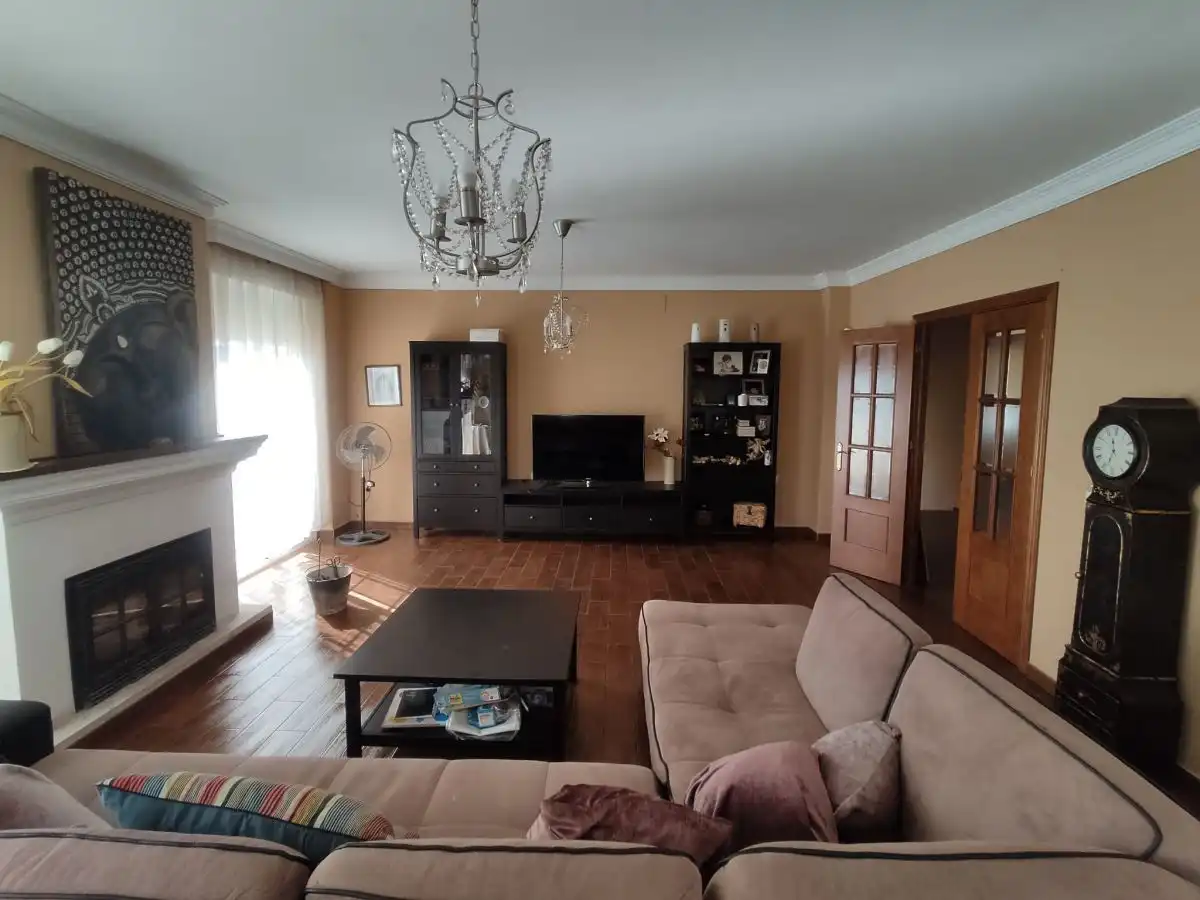 Sala d'estar de Casa o xalet en venda en Serradilla amb Aire condicionat