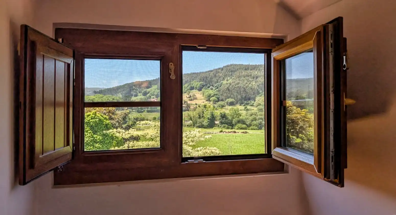 Habitación de Casa o chalet en venta en Alfoz de Lloredo con Calefacción, Terraza y Balcón
