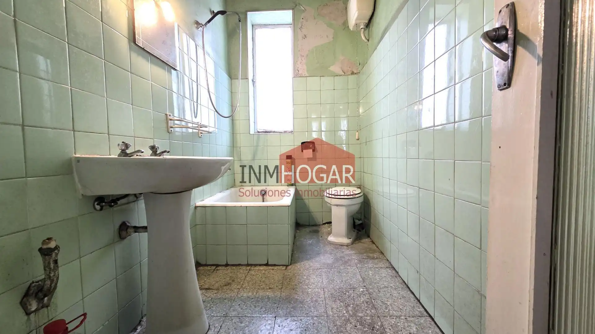 Baño de Piso en venta en Ávila con Calefacción, Amueblado y Balcón
