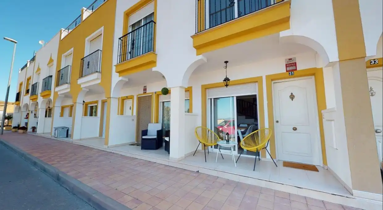 Maison mitoyenne avec terrasse à vendre à Calle Federico Moreno Torroba