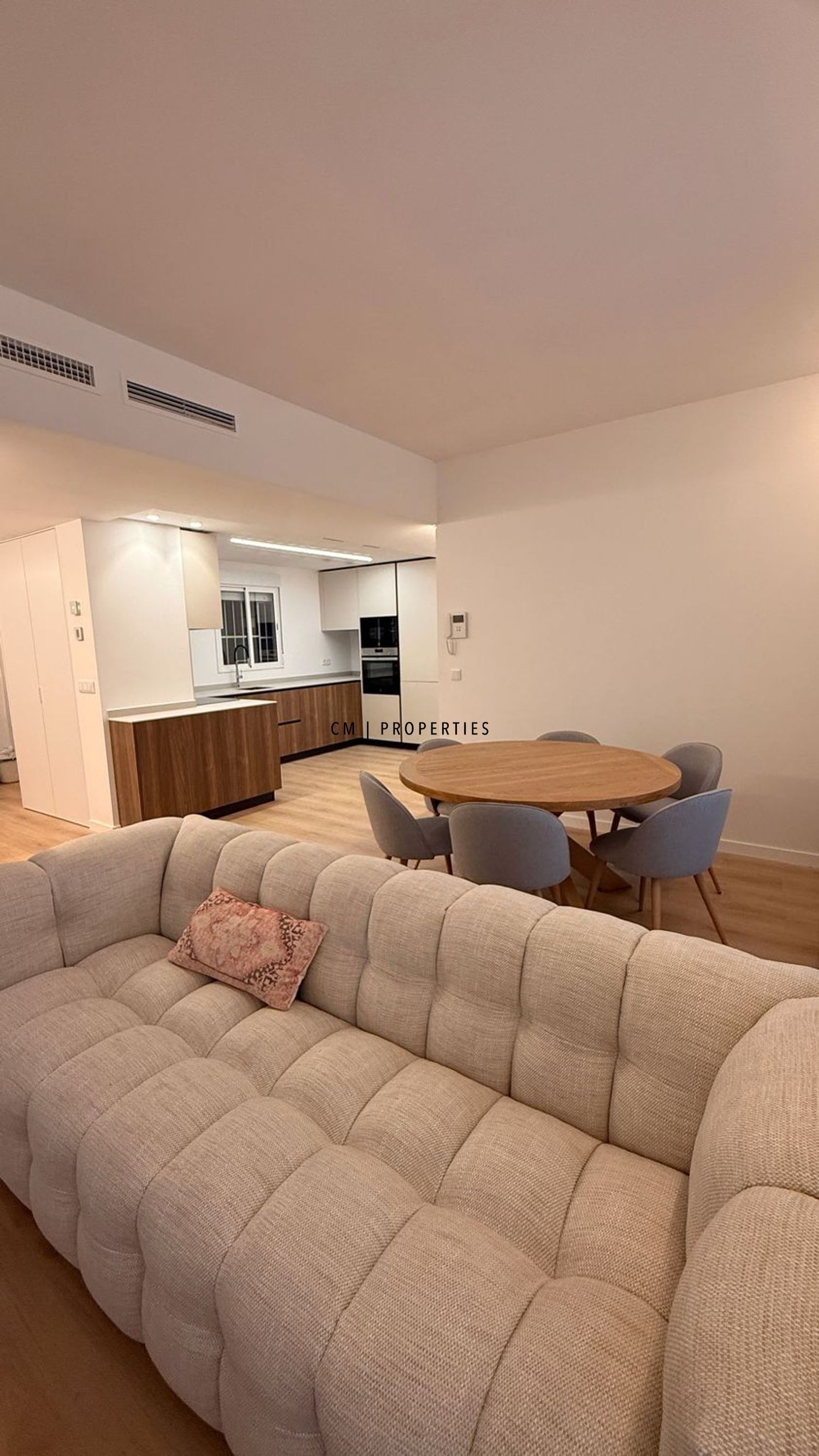 Kitchen of Flat to rent in  Valencia Capital  with Air Conditioner, Terrace and Furnished