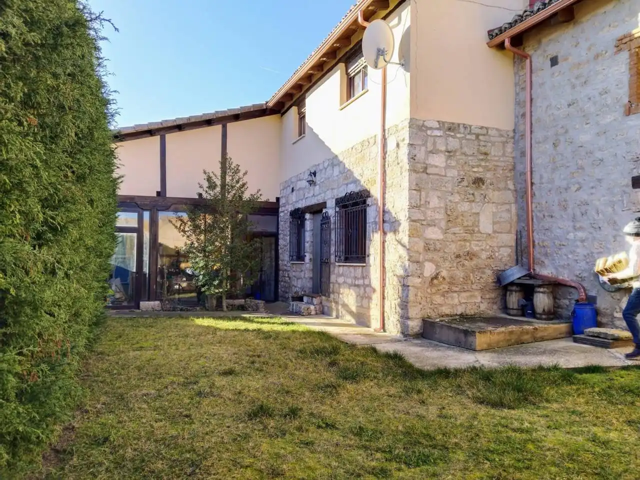 Exterior view of Houses for sale in Mazuela, Burgos