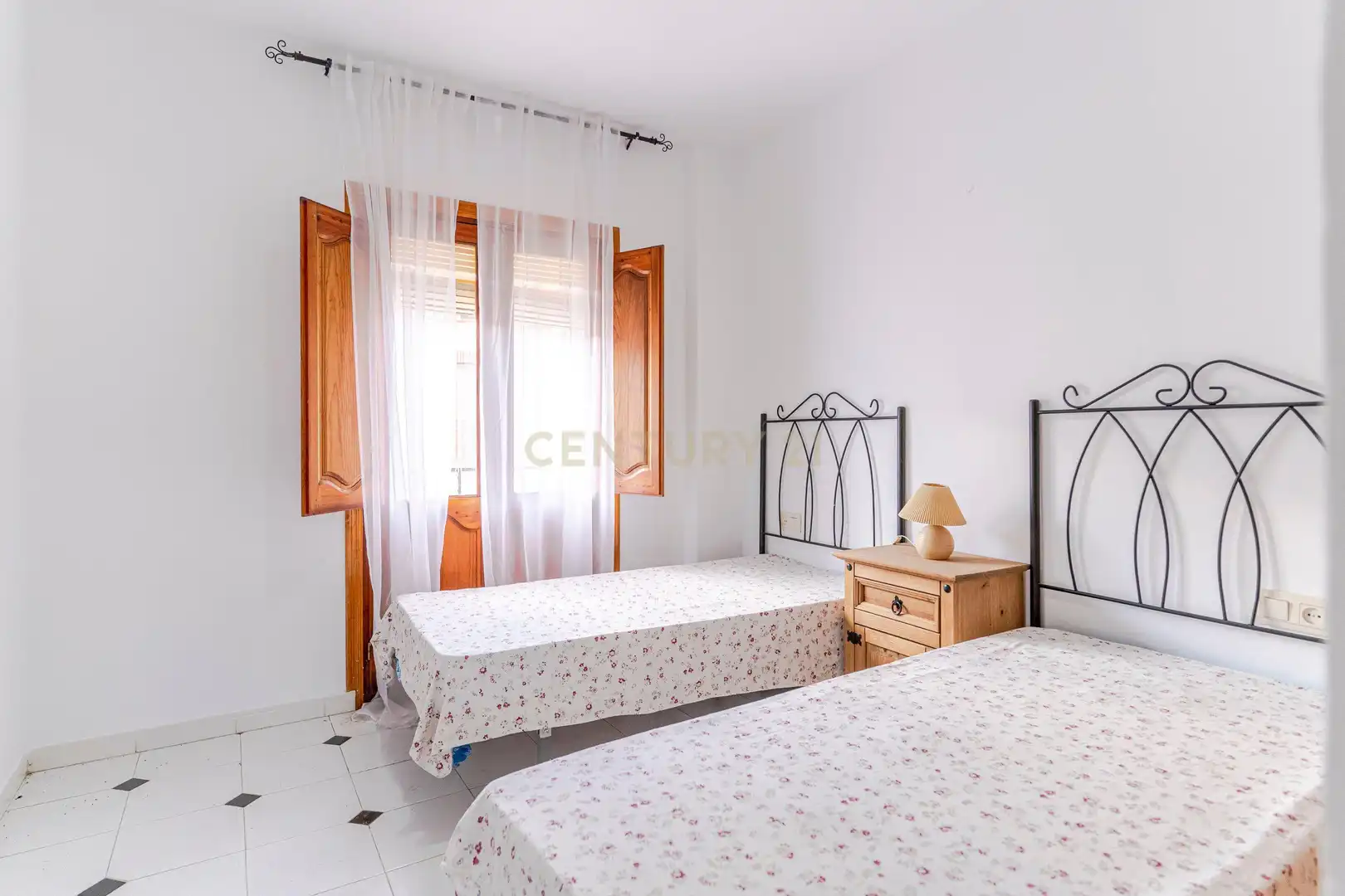 Dormitori de Casa adosada en venda en Ugíjar amb Aire condicionat, Forn i Rentadora