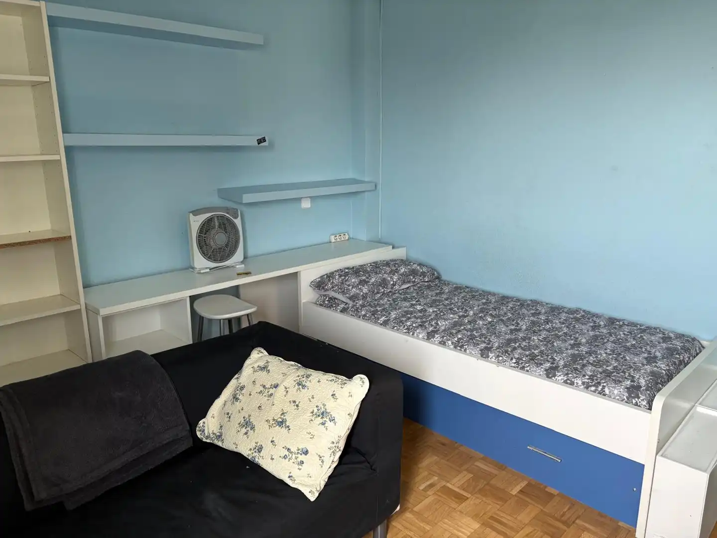 Bedroom of Flat for sale in San Lorenzo de El Escorial  with Heating, Parquet flooring and Storage room