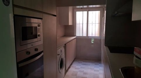 Foto 2 de Piso en venta en Calle Ronda de Alfareros, 1, Casería de Montijo, Granada Capital