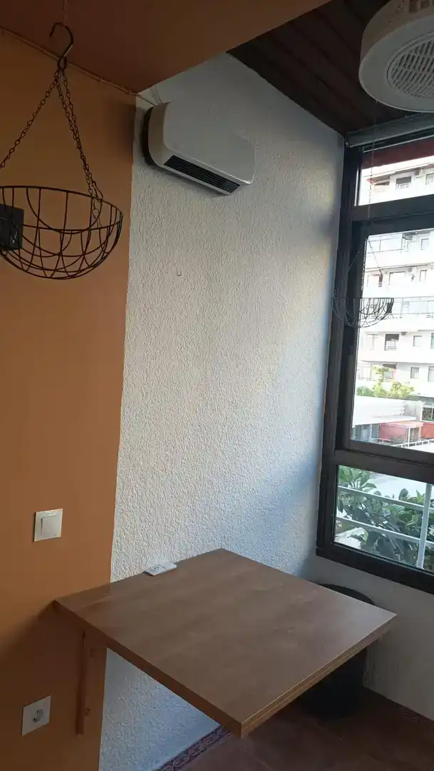 Terrasse von Wohnung zur Miete in Torremolinos mit Klimaanlage, Privatgarten und Abstellraum