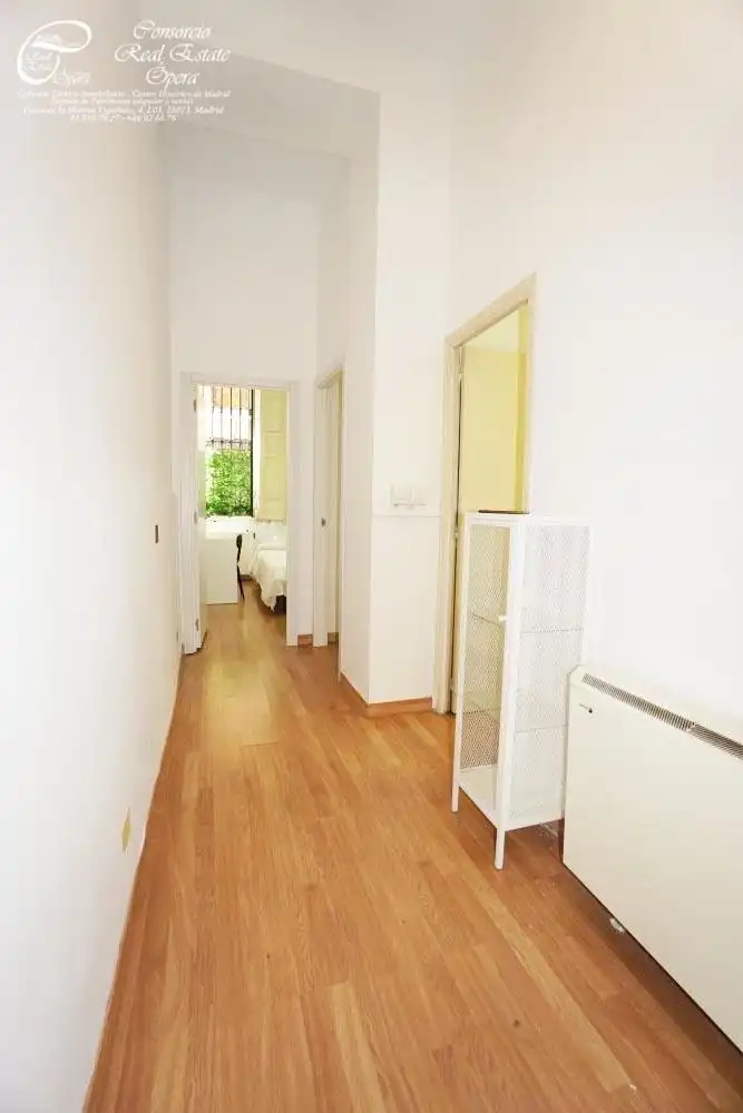 Flat for rent in Calle BOLA, Palacio
