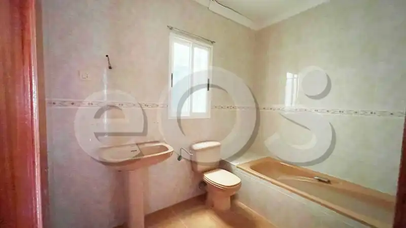 Badezimmer von Einfamilien-Reihenhaus zum Verkauf in Cortes de la Frontera