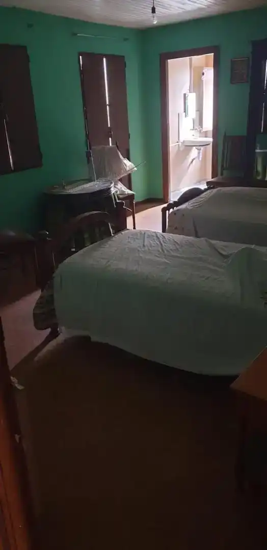 Dormitori de Finca rústica en venda en Ourense Capital  amb Jardí privat, Traster i Moblat