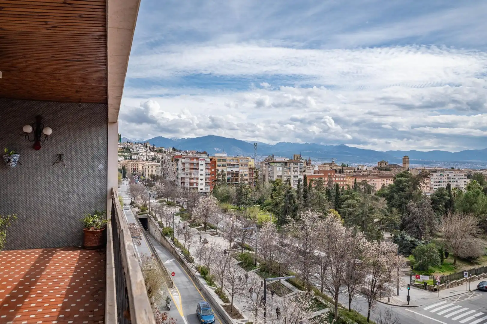 Vista exterior de Piso en venta en Granada con Terraza, Trastero y Balcón