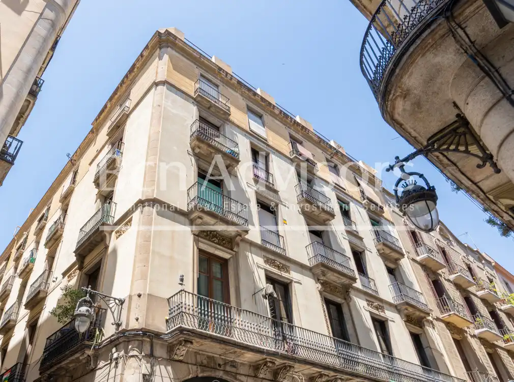 Piso con terraza en venta en Carrer d'Avinyó, imagen 31