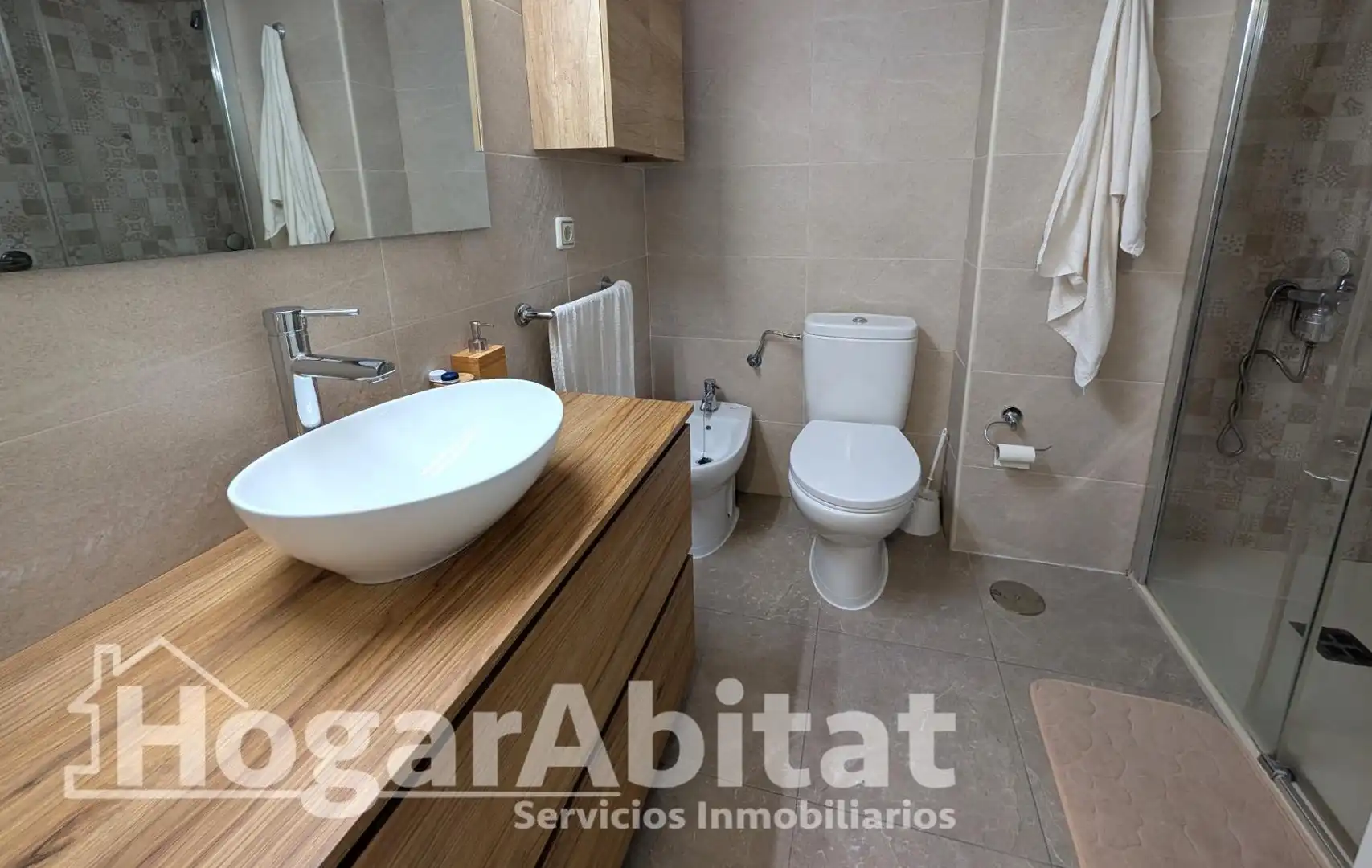 Bany de Pis en venda en Alicante / Alacant amb Aire condicionat, Calefacció i Balcó