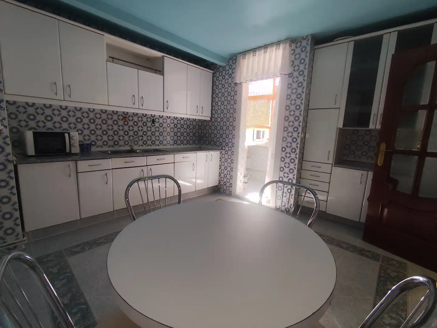 Kitchen of Flat for sale in Parla  with Air Conditioner, Heating and Parquet flooring