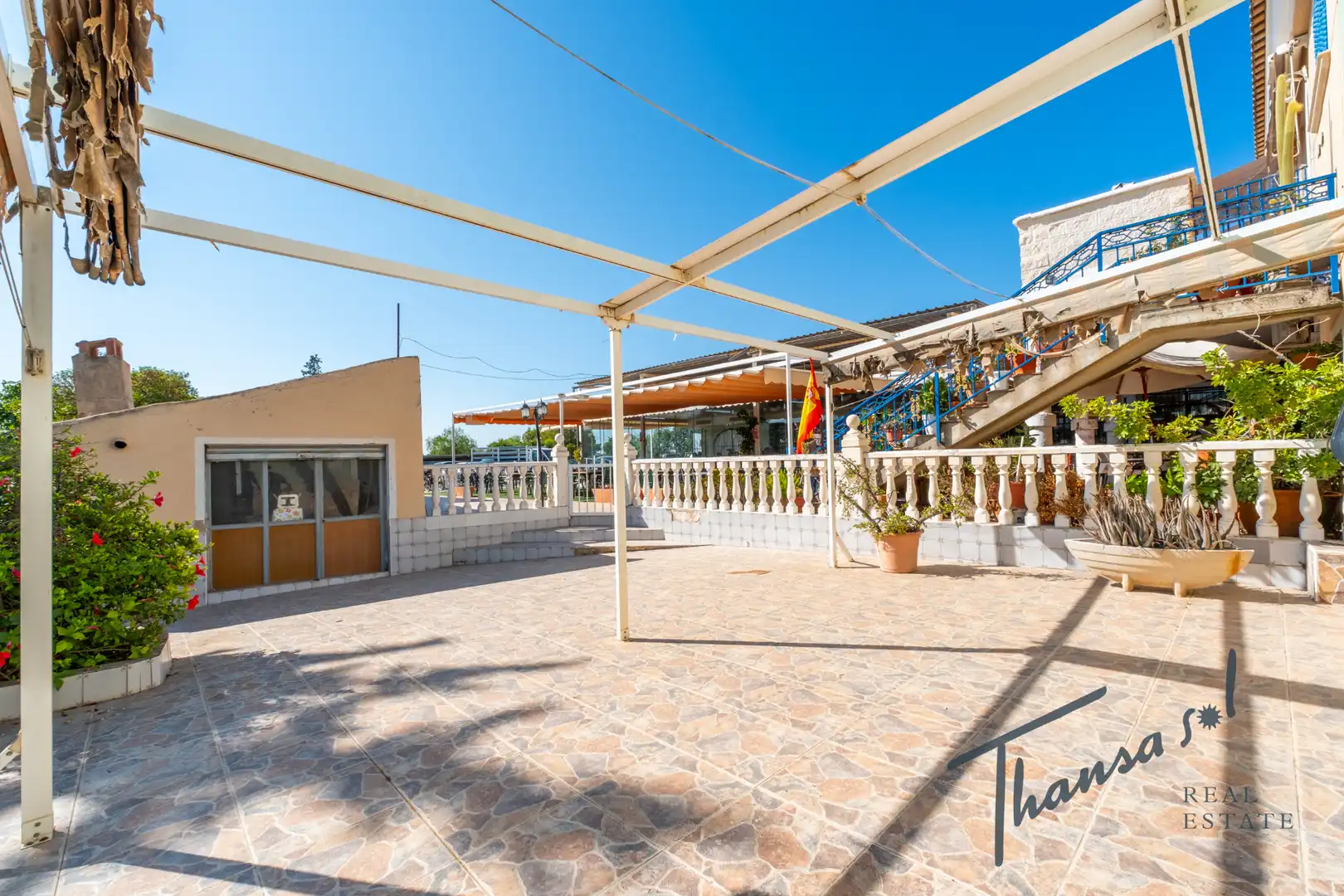 Casa adosada en venda en Alicante / Alacant amb Aire condicionat, Jardí privat i Terrassa