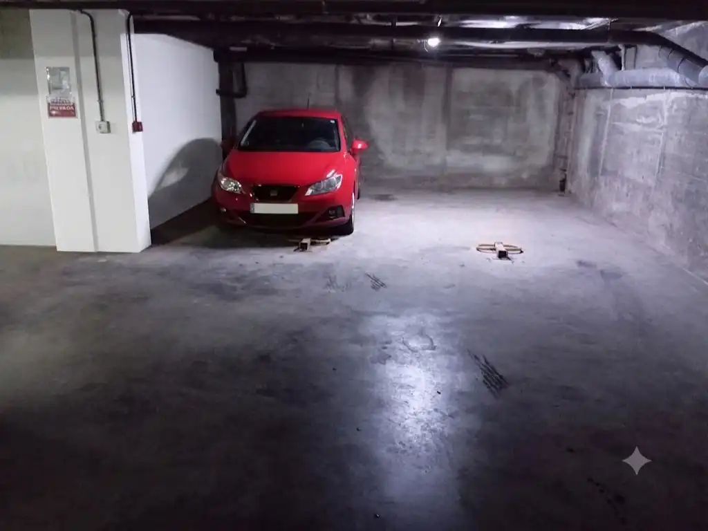 Garage for rent in Carretera Navalpino, 33, Los Cigarrales-La Bastida