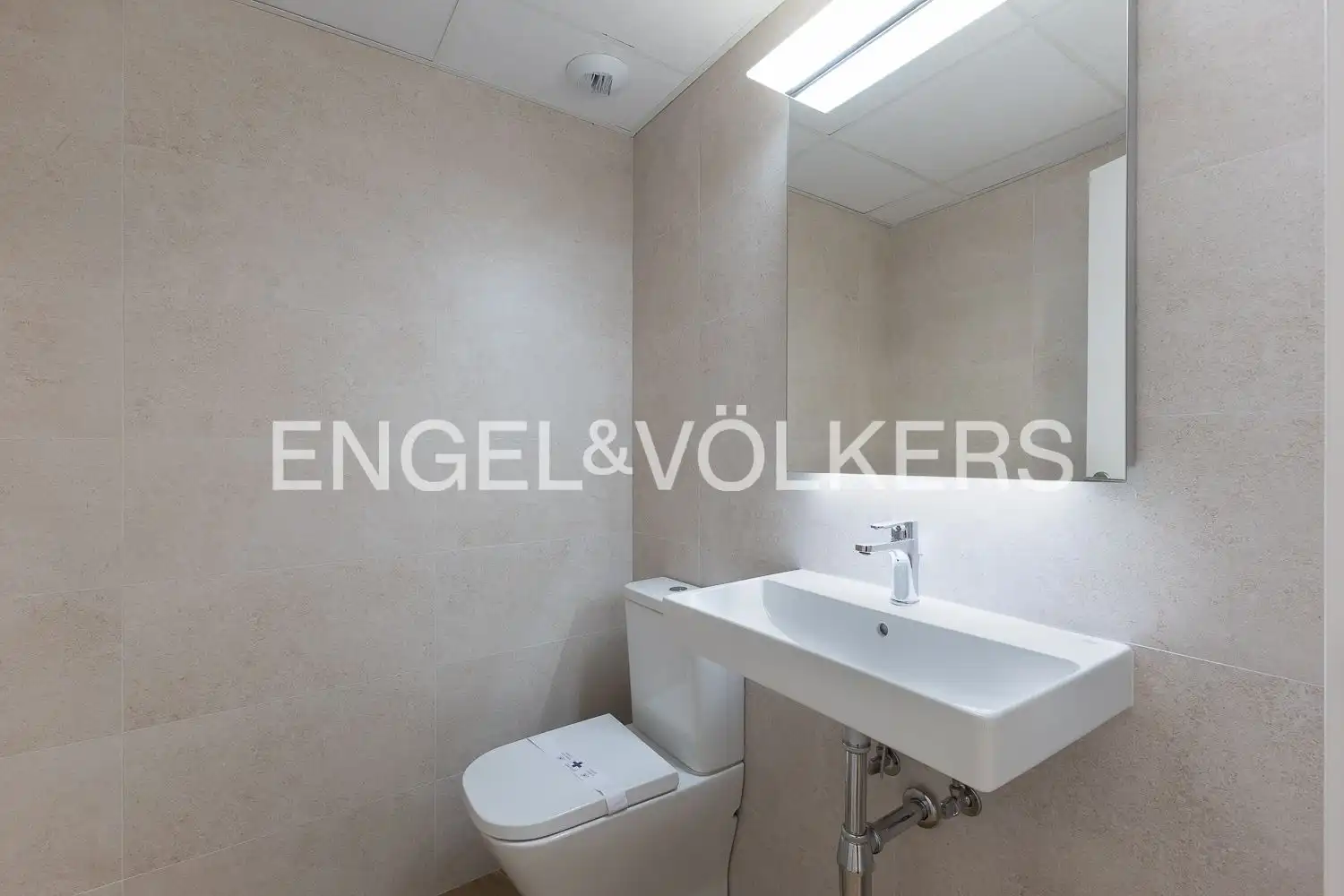 Bathroom of Flat for rent in Valencia  with Air Conditioner, Heating and Parquet flooring