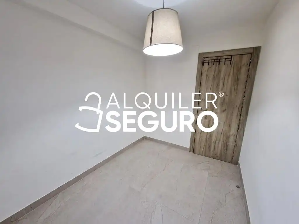 Habitación de Piso de alquiler en Móstoles con Aire acondicionado y Calefacción