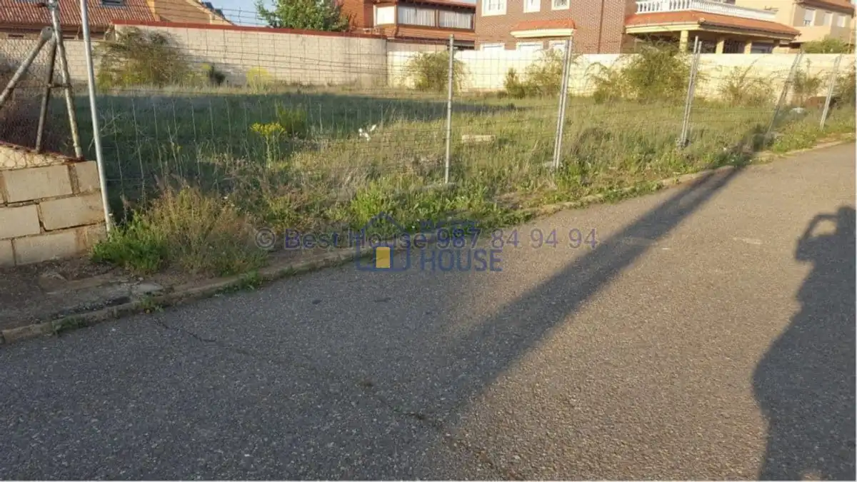 Terreny residencial en venda a Valdefresno