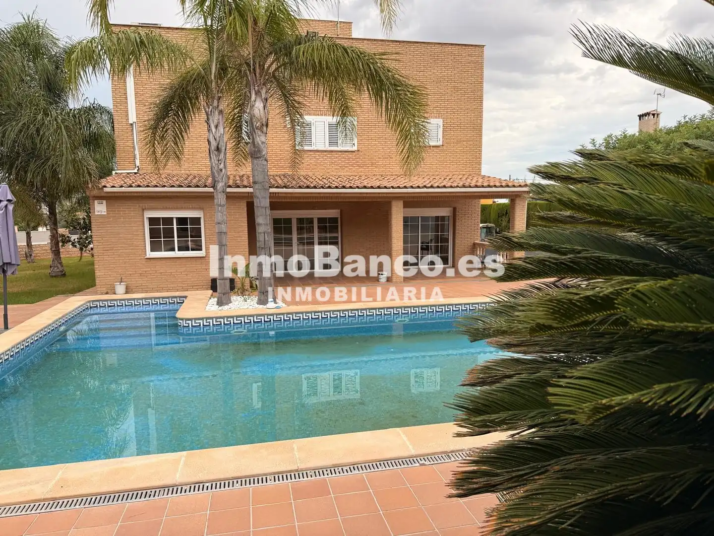 Villa mit Pool zum Verkauf in Avenida del Rio Turia 587, imagen 3