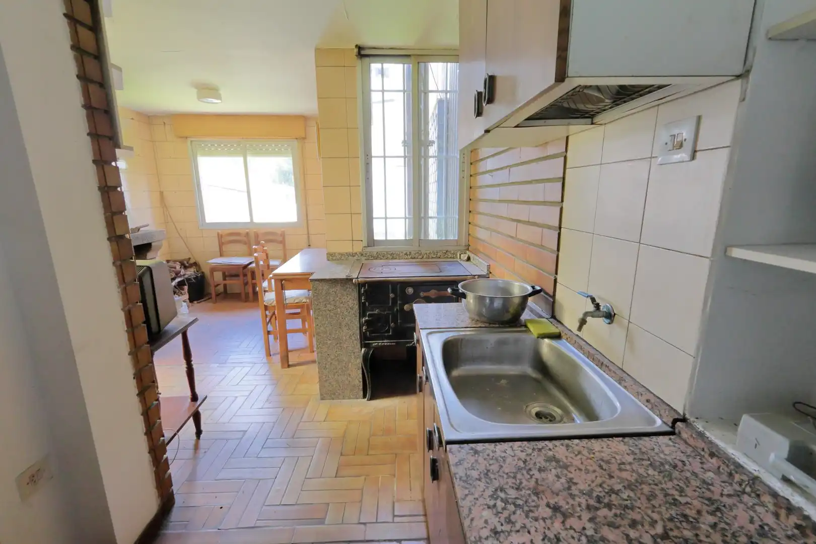 Cocina de Casa adosada en venta en O Barco de Valdeorras   con Calefacción, Piscina y Balcón