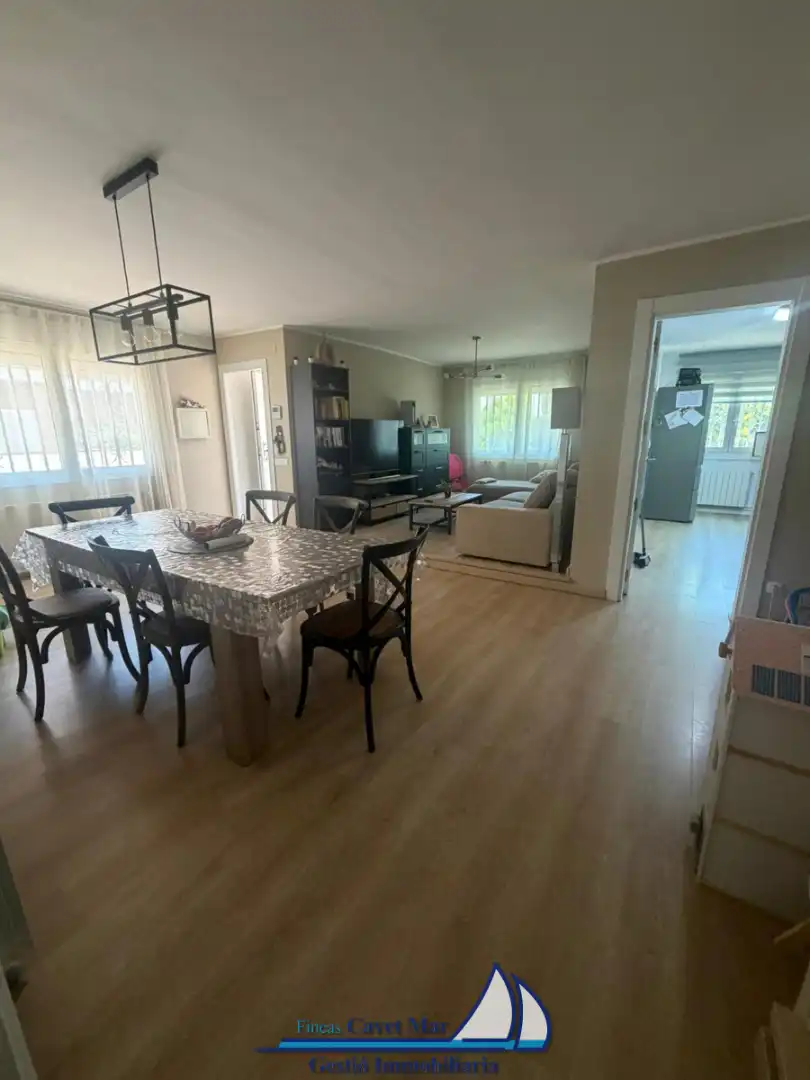 Menjador de Casa adosada en venda en Cambrils amb Aire condicionat, Calefacció i Jardí privat