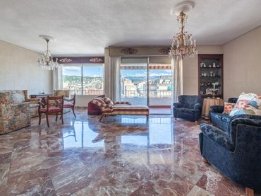 Piso con balcón en venta en Calle Tejeiro 2