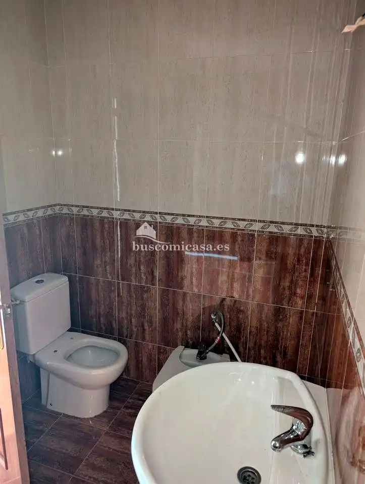 Bathroom of Flat for sale in Arjonilla  with Balcony