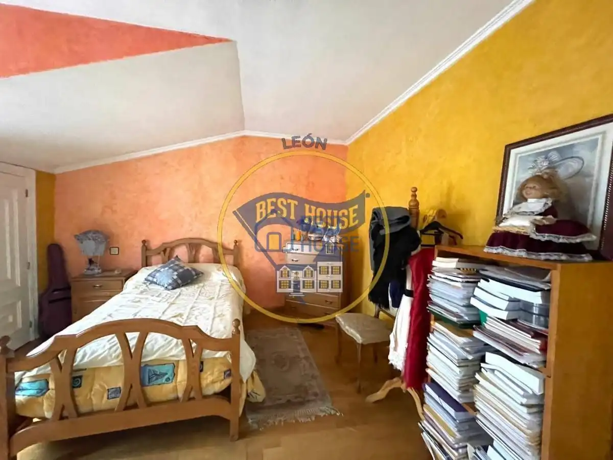 Reihenhaus mit Pool zum Verkauf in Trobajo del Camino, imagen 12