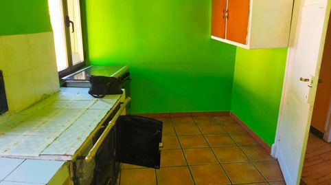 Edificio de tres plantas en Matarrosa del Sil, ideal para pisos vacacionales, imagen 4