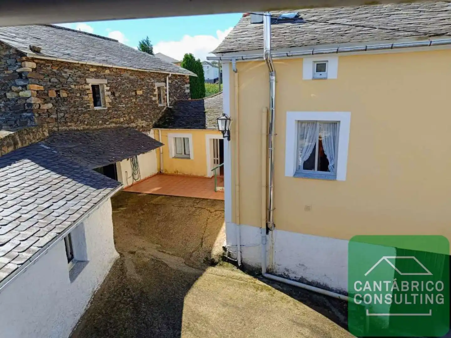 Vista exterior de Finca rústica en venda en Villayón amb Calefacció, Parquet i Terrassa