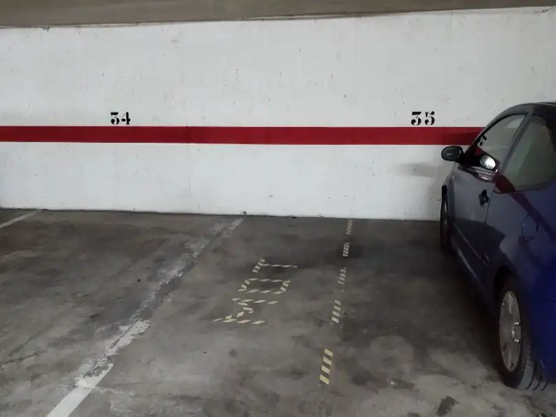 Motorradstellplatz zur Miete in Carrer d'Argeleta 4, imagen 2