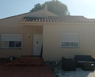 Vista exterior de Casa o xalet de lloguer en Riba-roja de Túria amb Jardí privat, Piscina i Forn